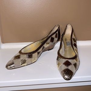 Vintage J.Renee Metallic Gold Snakeskin Leather Cutout Mesh Pointy Toe Wedge